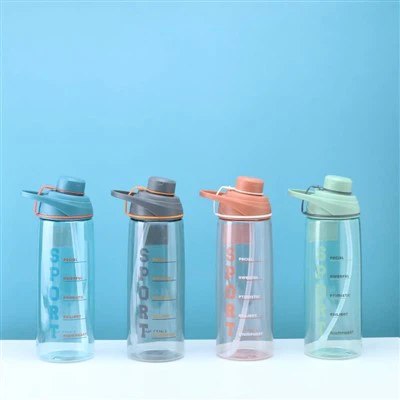 Szigetelt műanyag vizes palack